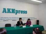 Атай на пресс конференции с Ассоль Молдокматовой